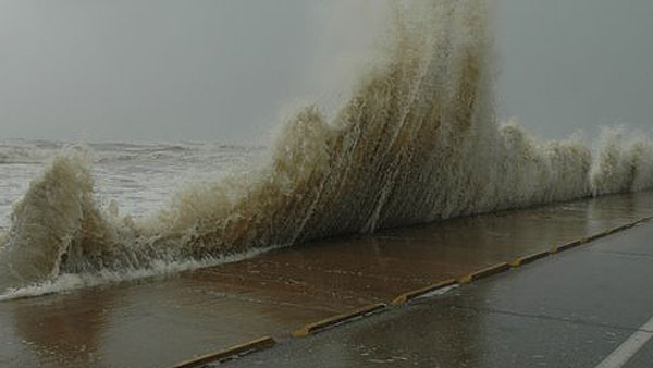 seawall2.jpg